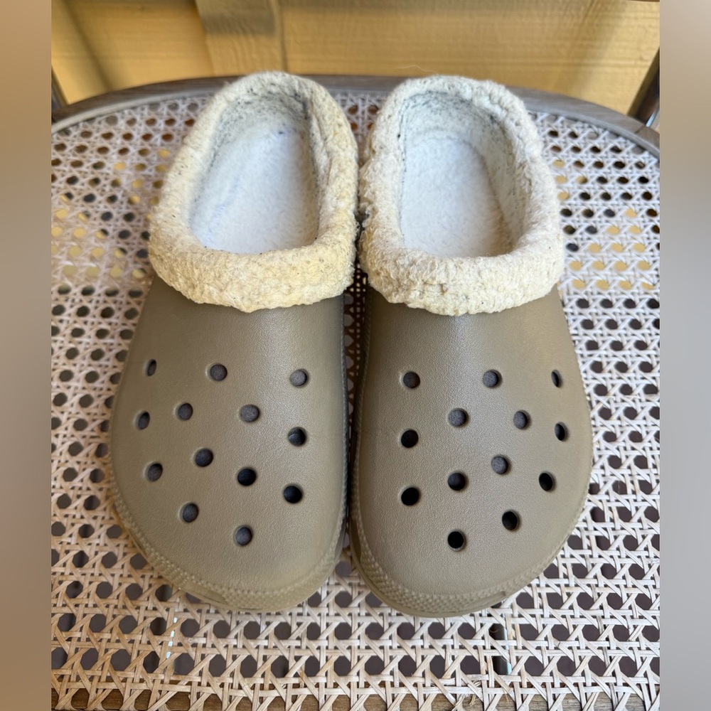 Crocs Classic Lined Clogs Tan/Brown size 8
